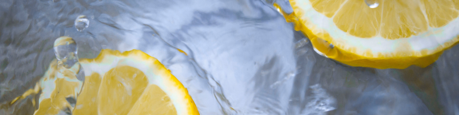 Fresh water with lemons